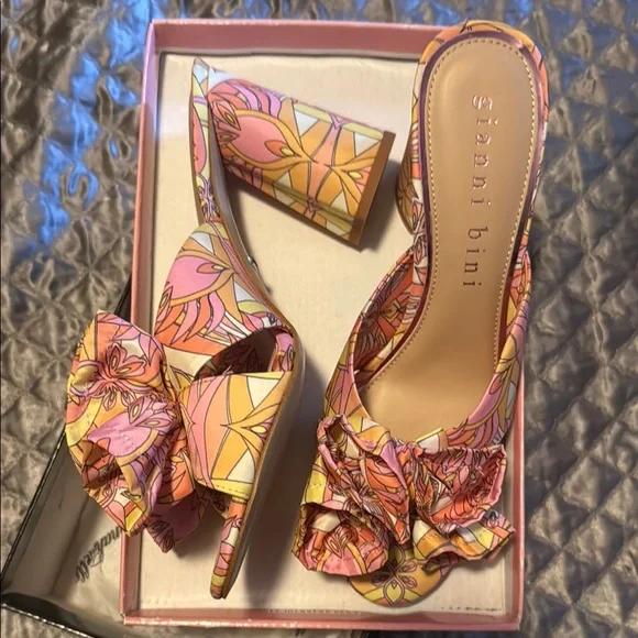 Gianni Bini Pink and Orange Heels with Vibrant Design - Picture 1 of 4
